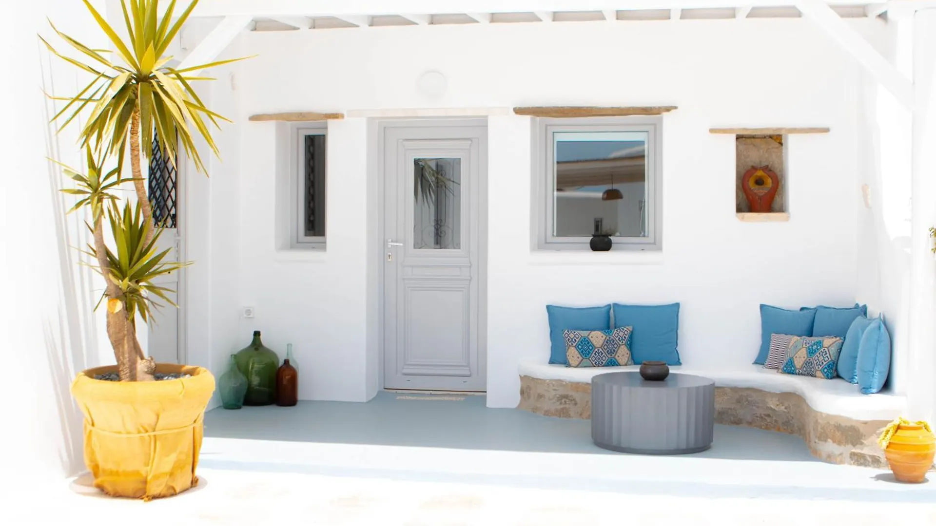 Merriam Mykonos Town