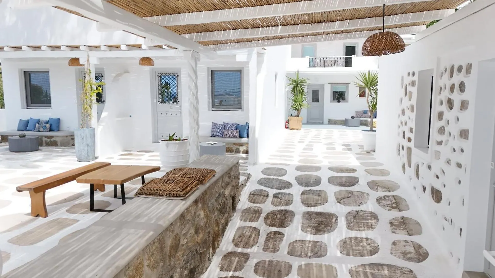 Merriam Mykonos Town 0*,